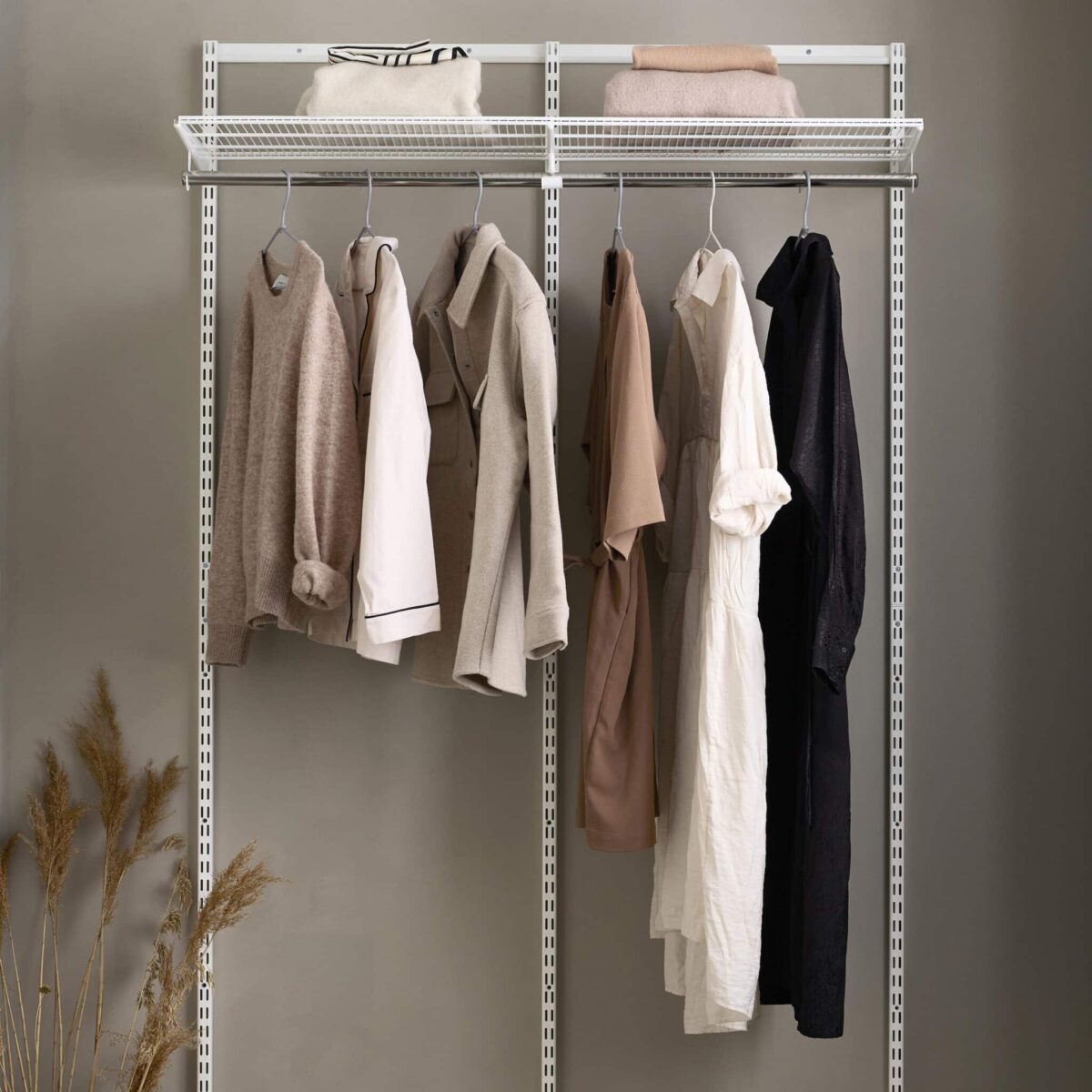 472610 (Startovací sada 2 sekce oblečení, bílá)