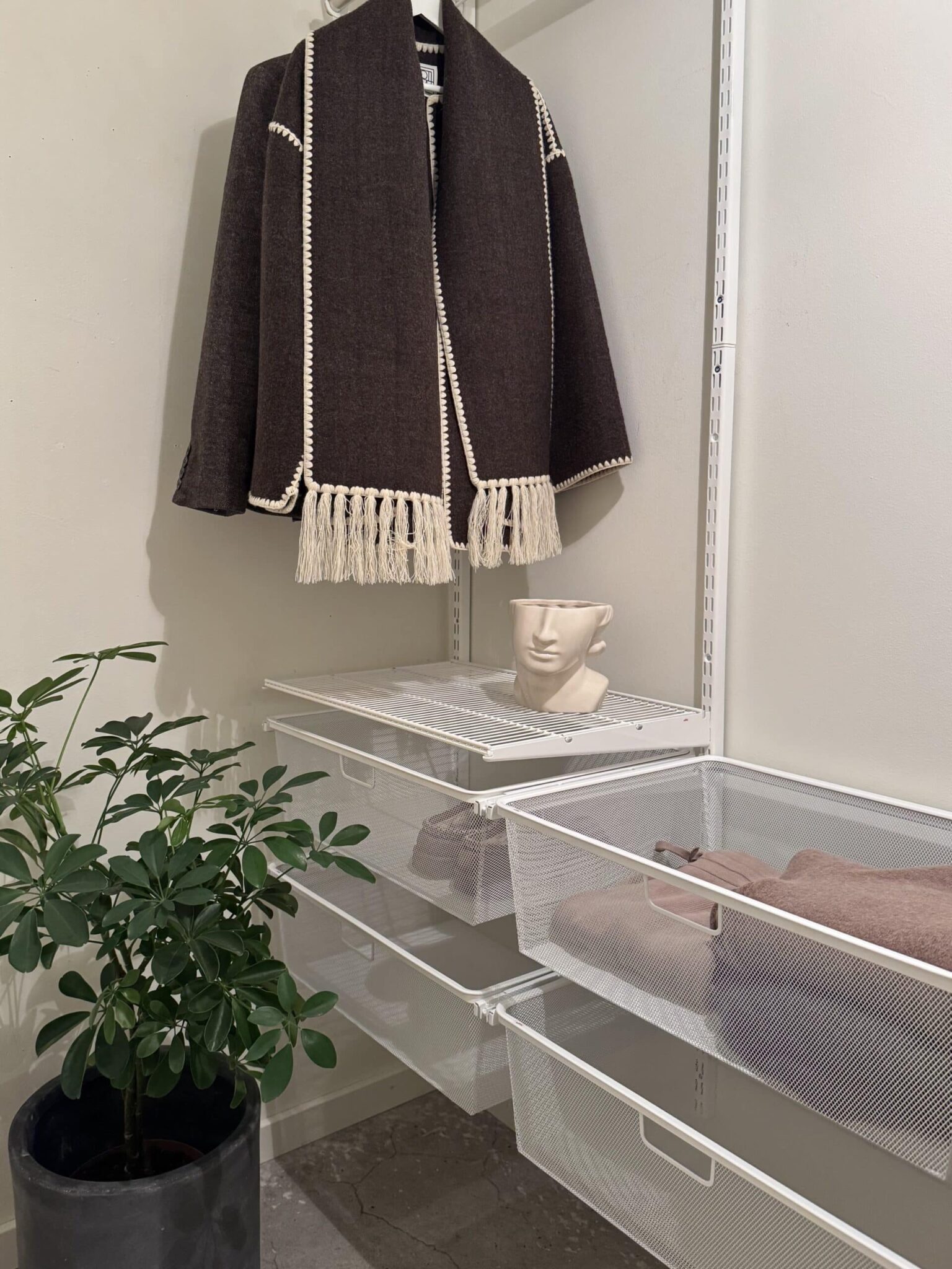 Elfa Interior Classic StarterKit Tracy Eskilson 2025 11 3.jpeg High 300 (jpeg)