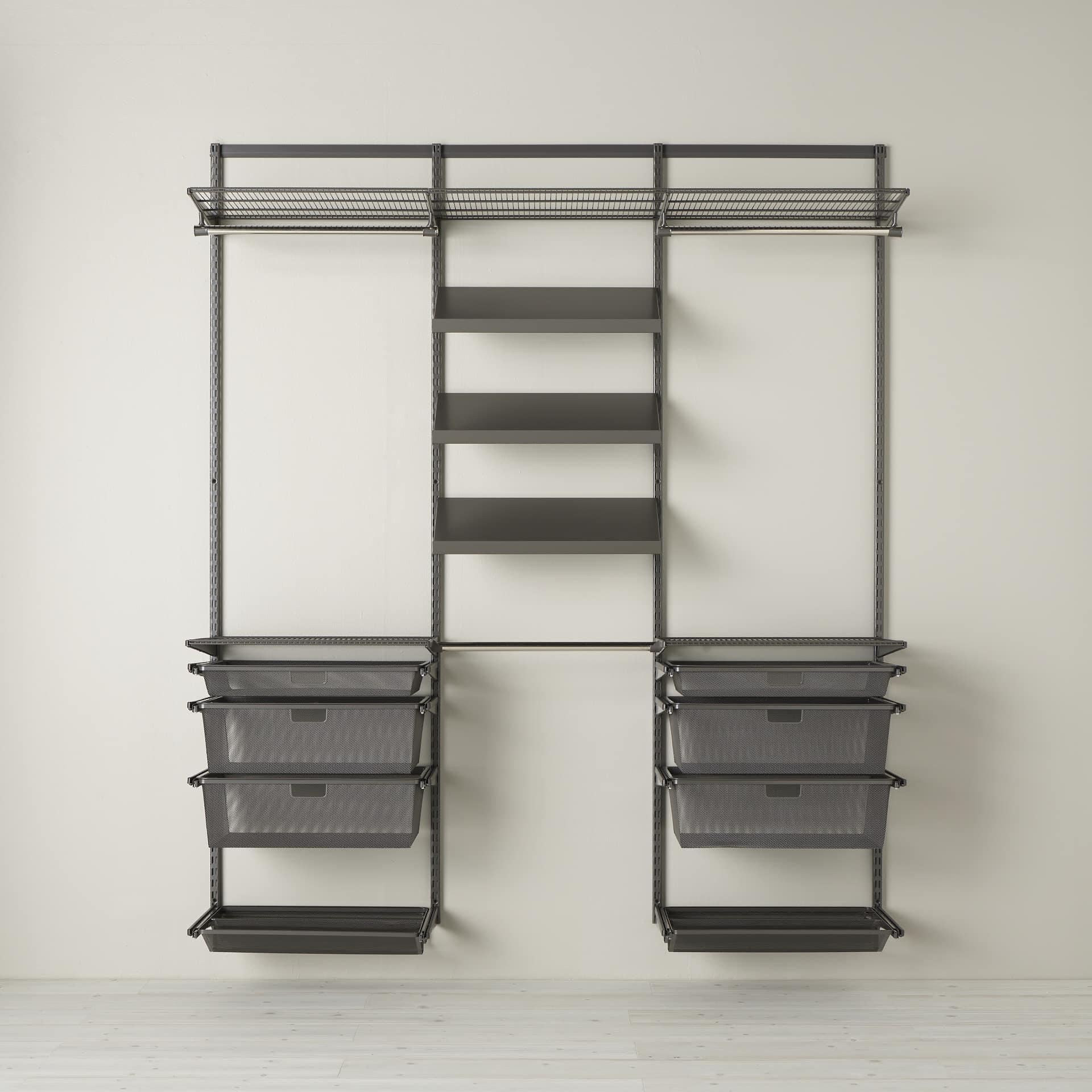 Hotové šatní řešení Classic by Elfa v grafitové variantě - var. 6