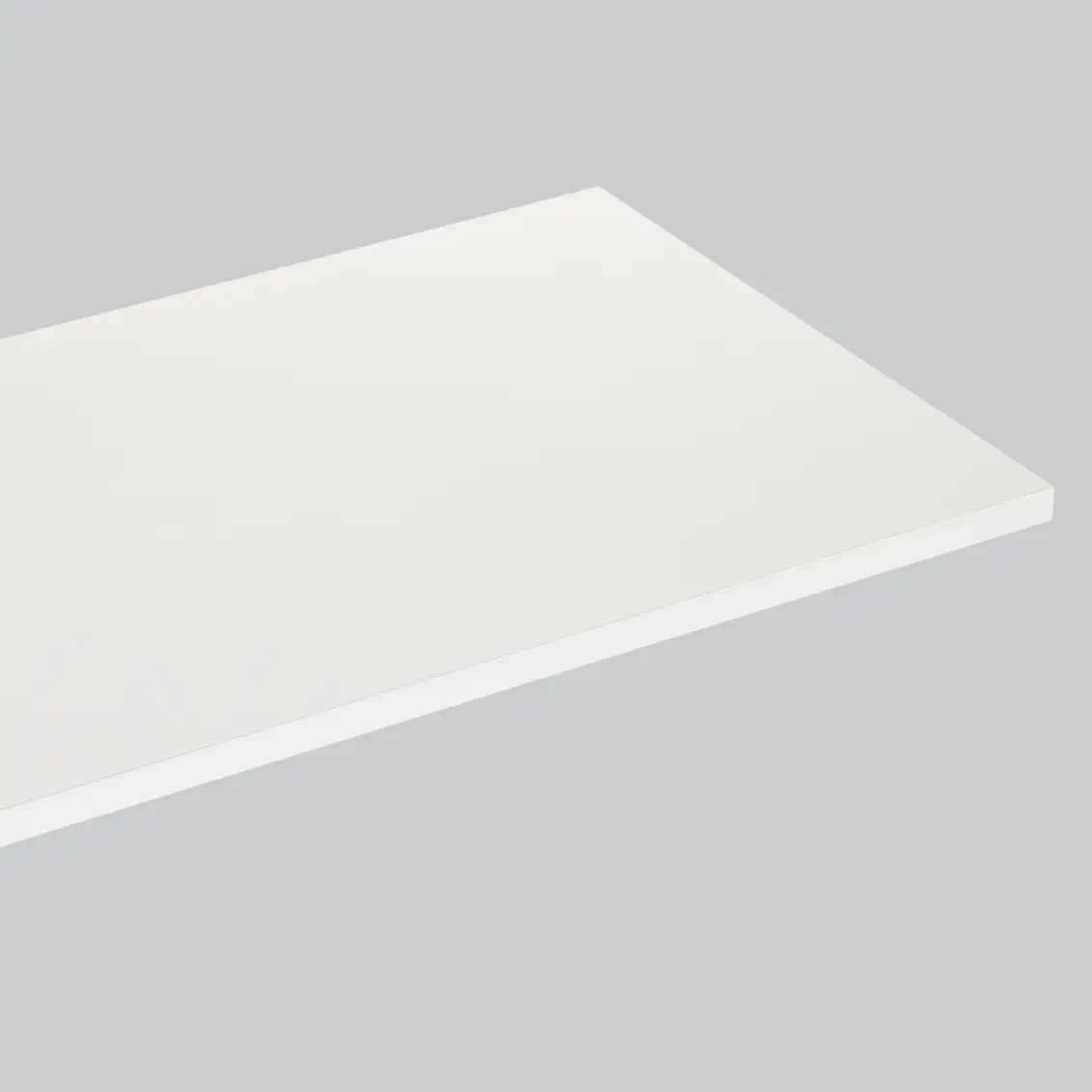 Plná melaminová police řady Classic by Elfa, která se zacvakne do Click-in systému.