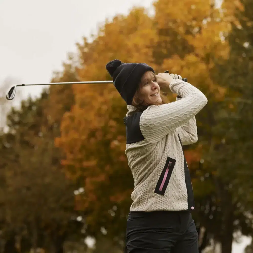 Sářinou velkou vášní je golf. Potřebovala najít chytrý způsob, jak uložit golfové vybavení. Pro řešení garáže zvolila řadu Garage+.