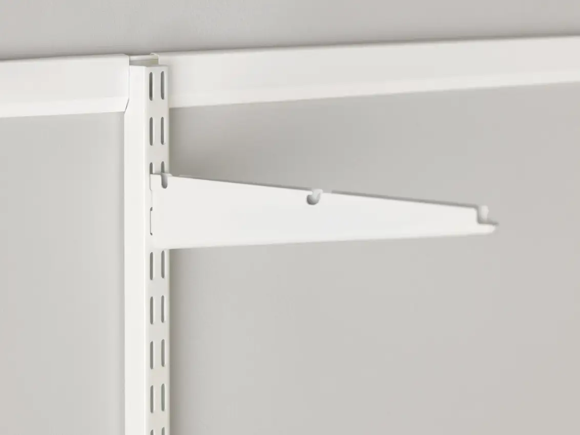 Návod pro instalaci na stěnu v rámci řady Classic by Elfa.