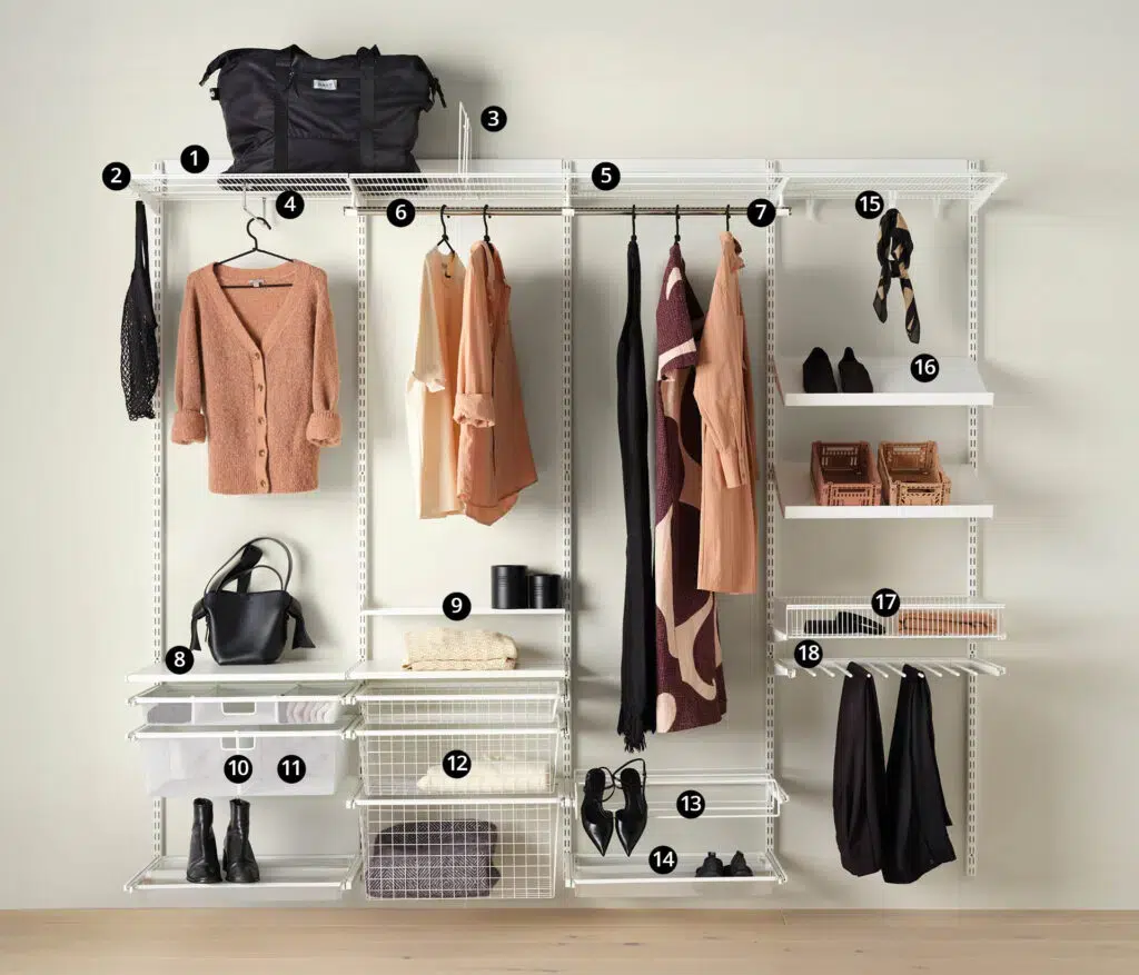 Rozpad úložné sestavy pro oblečení a obuv řady Classic by Elfa na 18 položek (produktů).