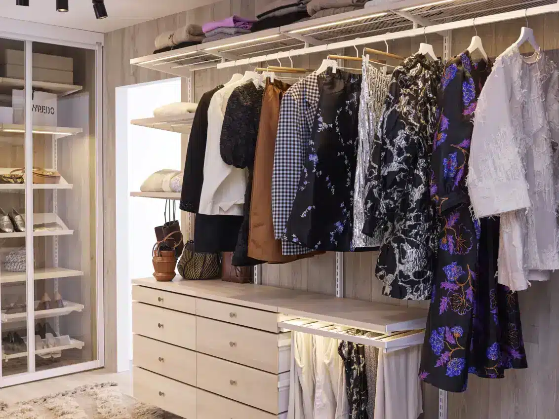 Šatní sestava řady Décor+