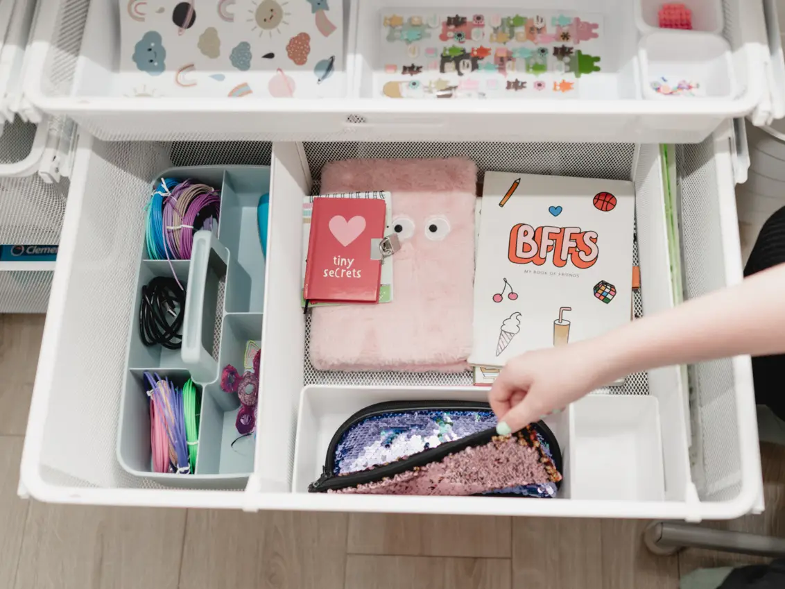 Vymezovače pro perforované koše napomáhají lepší organizaci a pořádku ve Vašich věcech.