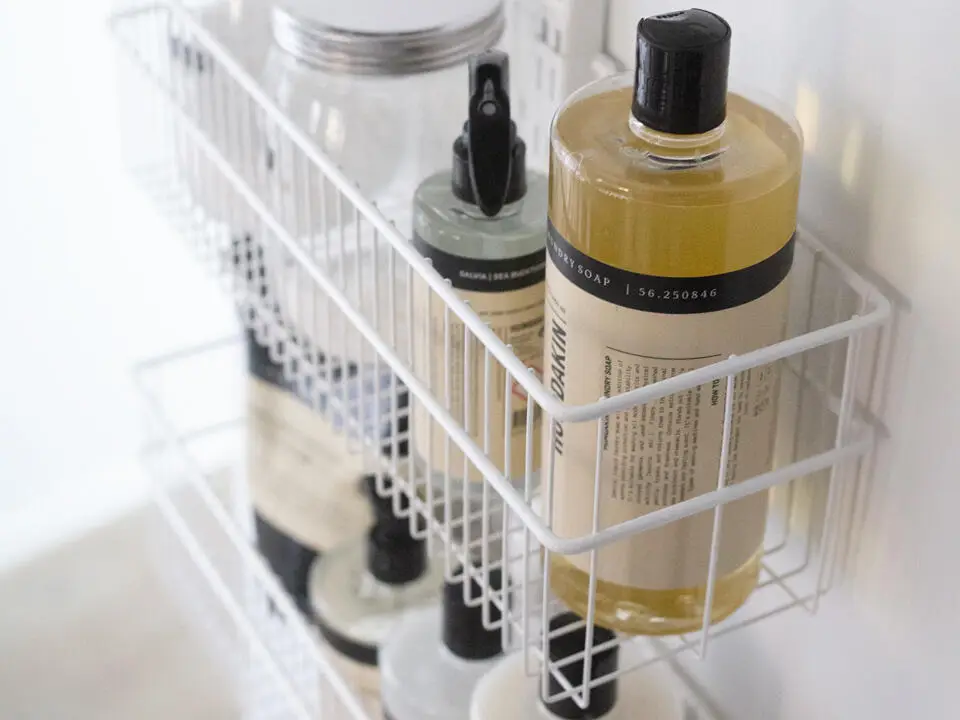 Dveřní úložný prostor ve Vaší prádelně.