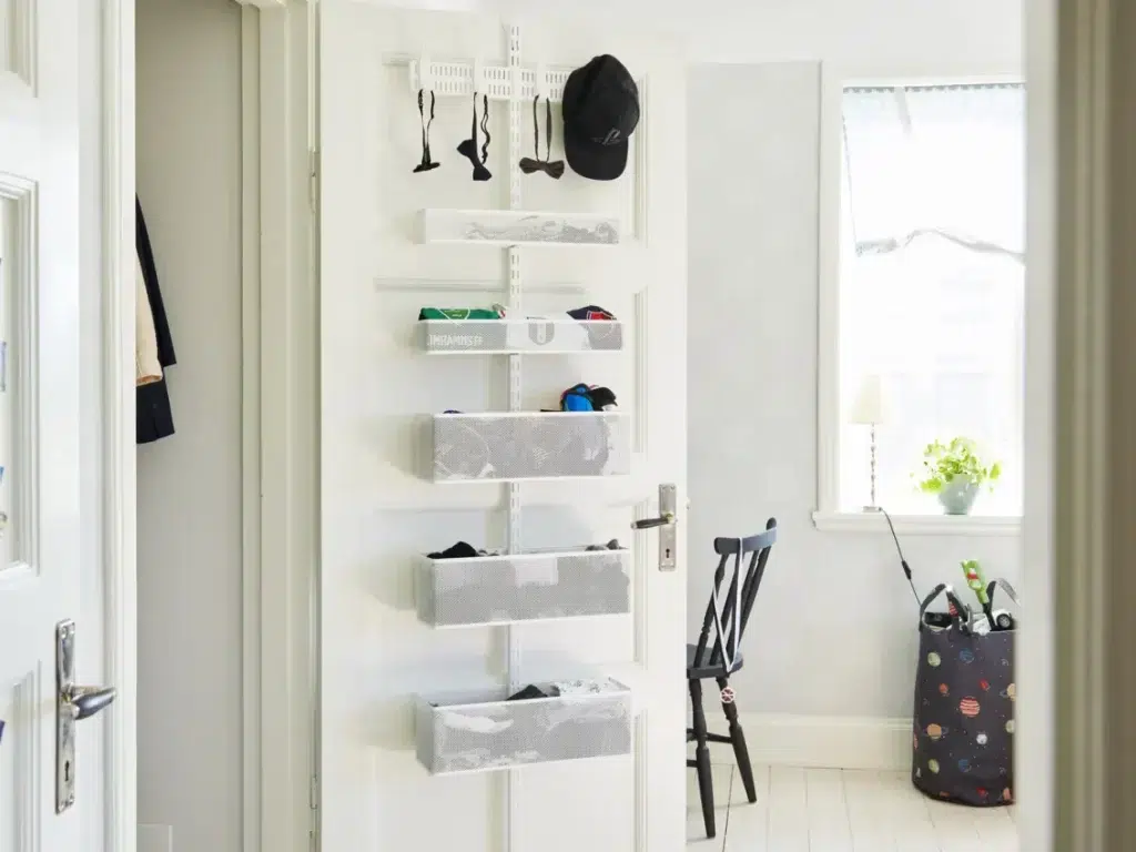 Úložné řešení na dveře Classic by Elfa.