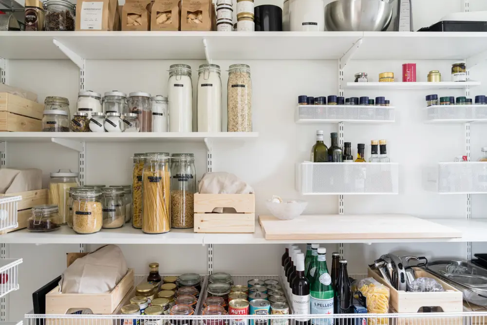 Úložný systém Classic by Elfa do spíže.