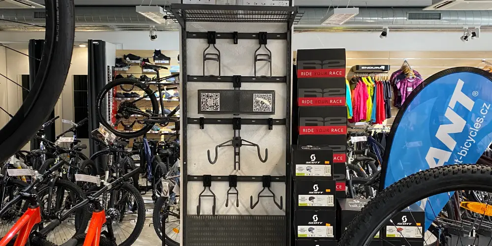 Úložný systém Garage plus pro řešení prodejny.