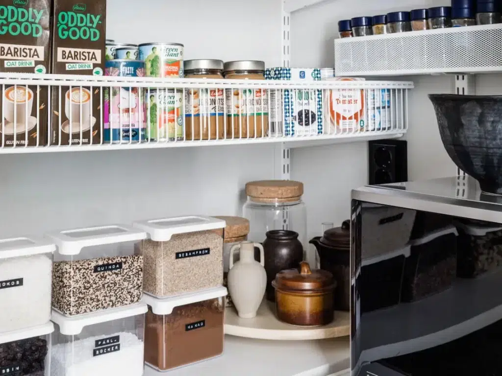 Vybavení do kuchyně, spíže s řadou Classic by Elfa.